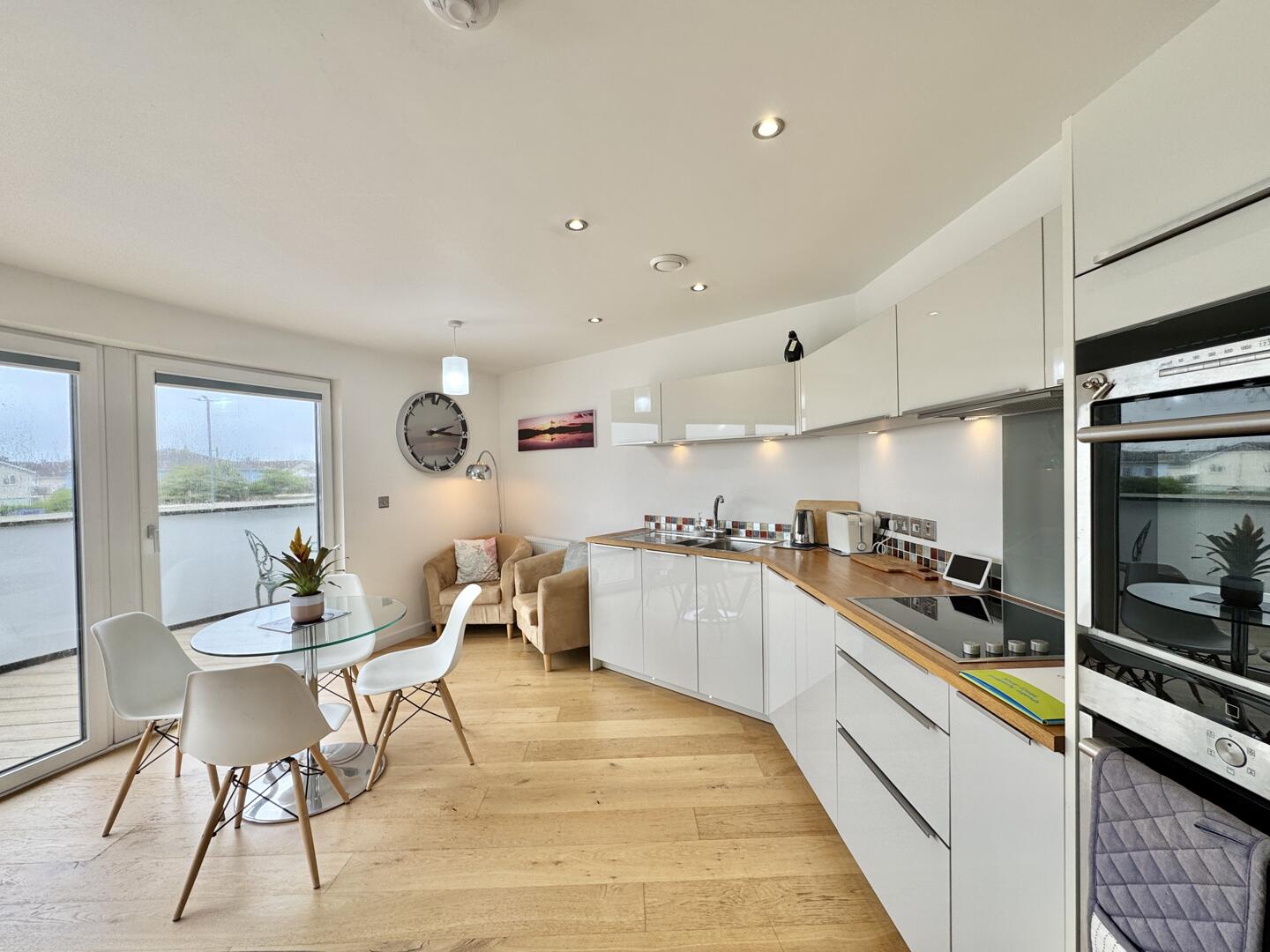 2 bed property in Chyvelah Road, Truro